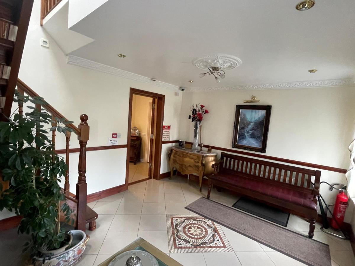 Goldendawn Guest House Citywest Dış mekan fotoğraf